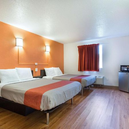 Motel 6-Lincoln, Il Exteriör bild