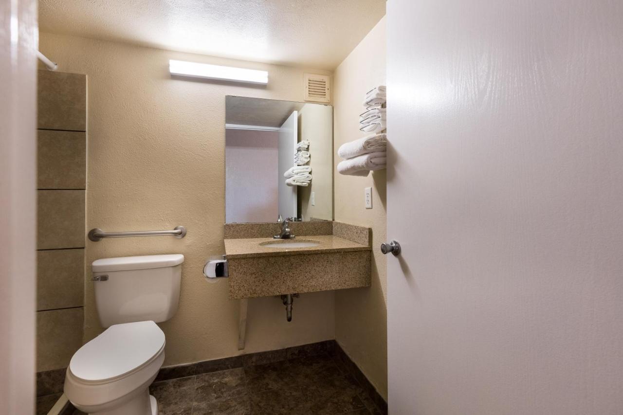 Motel 6-Lincoln, Il Exteriör bild