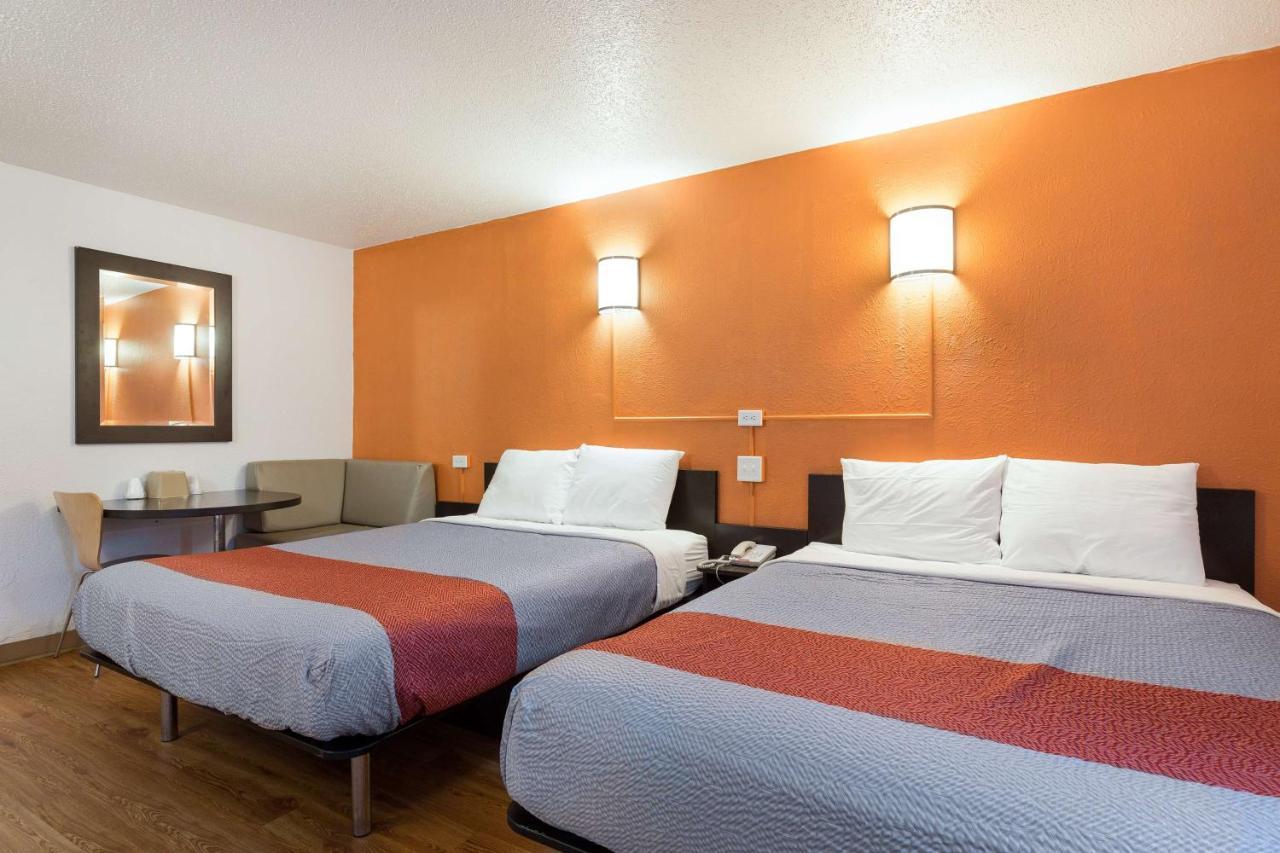 Motel 6-Lincoln, Il Exteriör bild