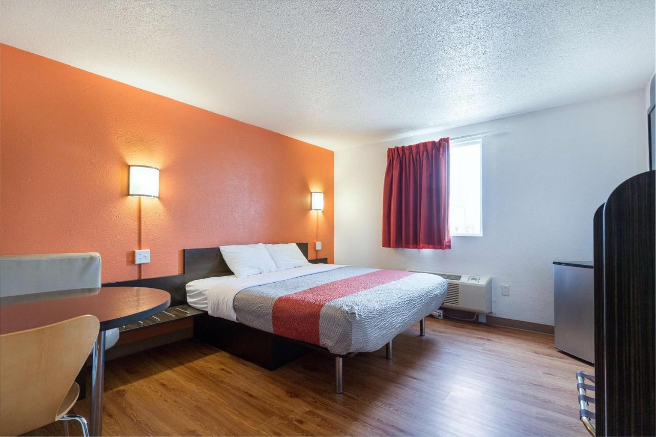 Motel 6-Lincoln, Il Exteriör bild